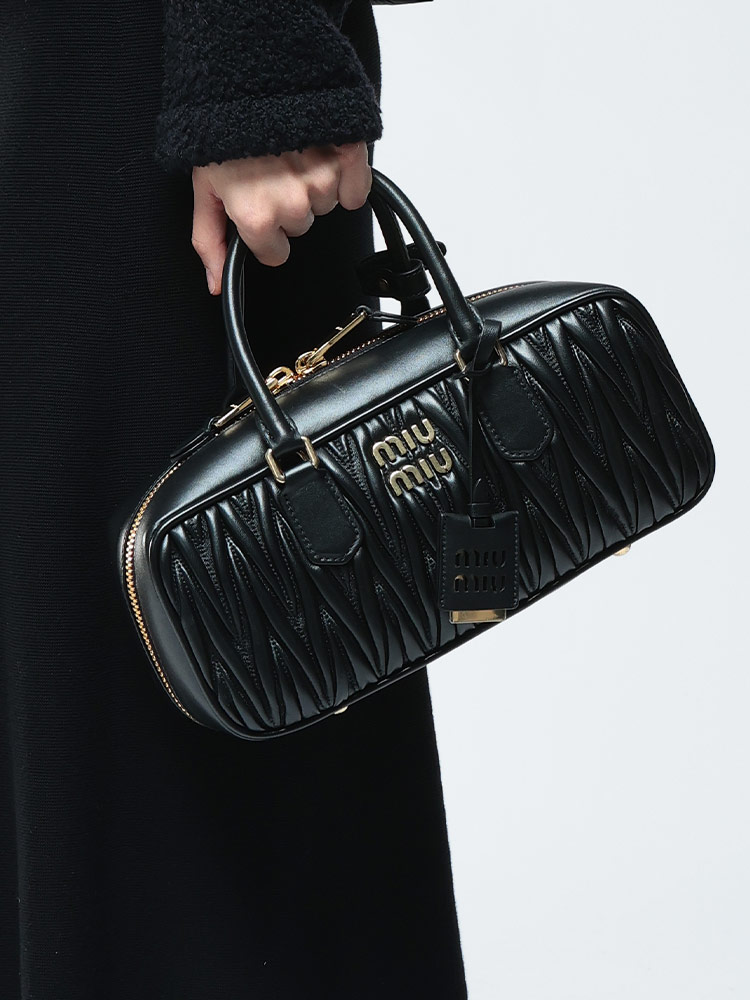 MIU MIU (ミュウミュウ) マテラッセ レザー 2つ折り 財布