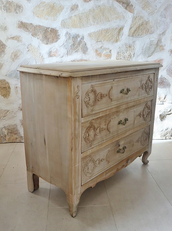 フランス無塗装の木の質感が大人っぽく素敵な3段チェストはかわいい