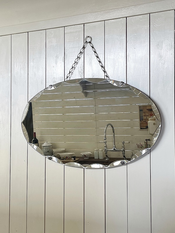 イギリスカットが大人っぽく素敵なカッティングミラーはかわいい