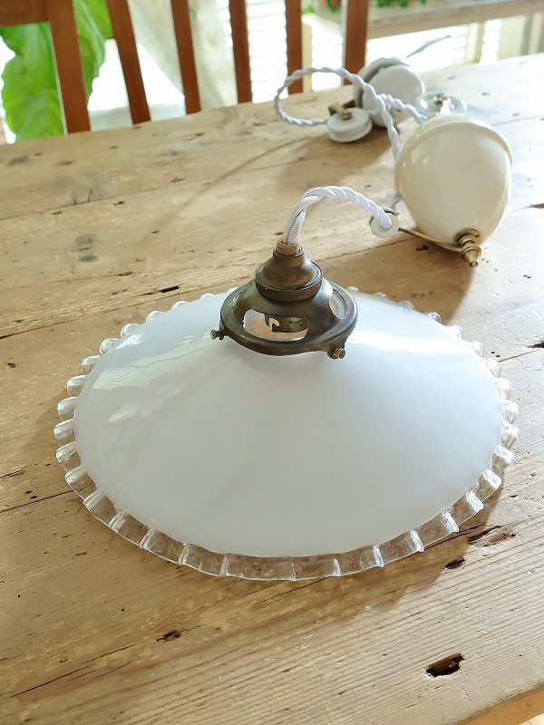 フランス滑車がかわいいペンダントライトはかわいいアンティークネット