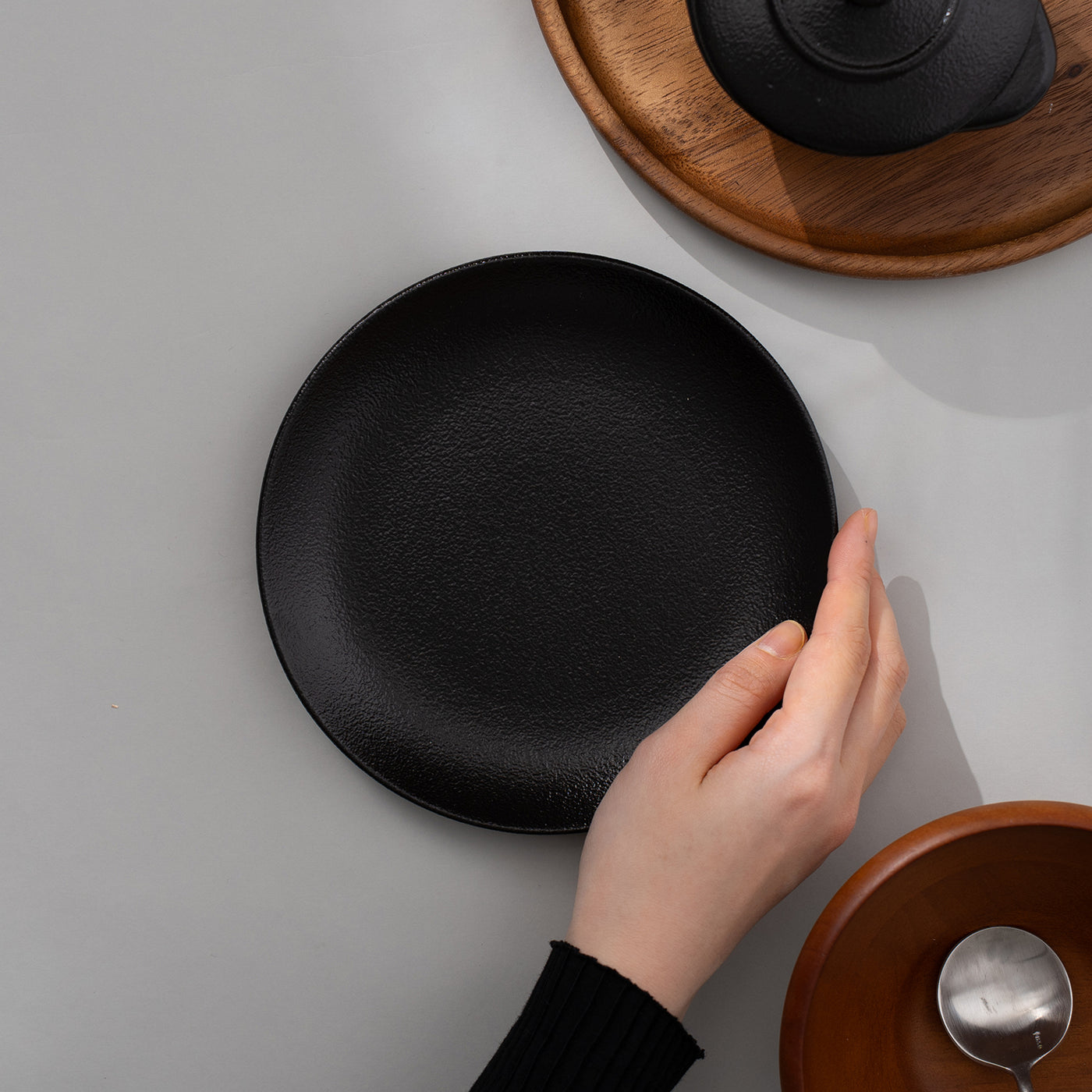 NEOFUSION フラットプレート 18cm ブラック – 皿・プレート – 一流