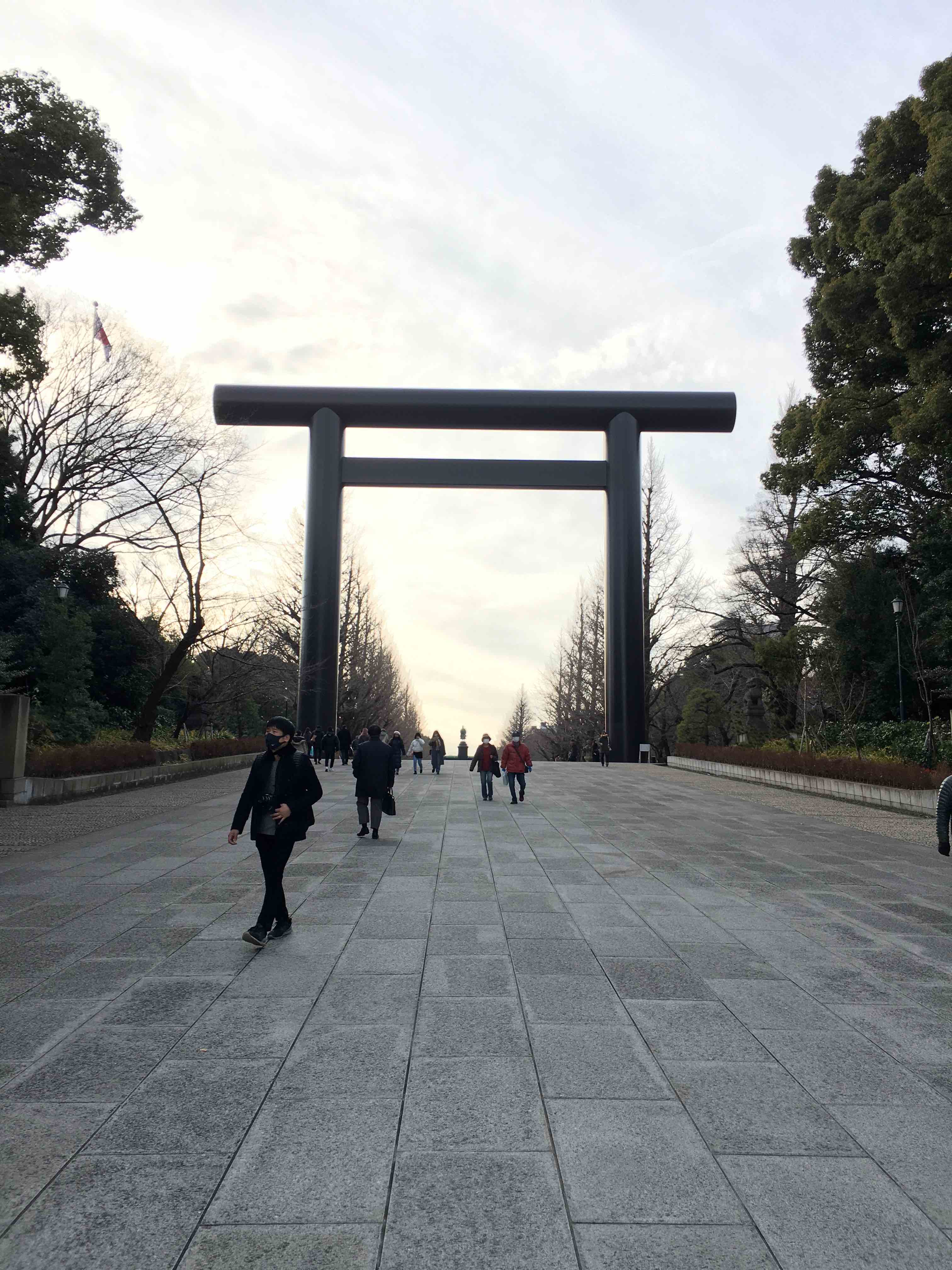 A visit to Yasukuni Shrine – Salina Christmas