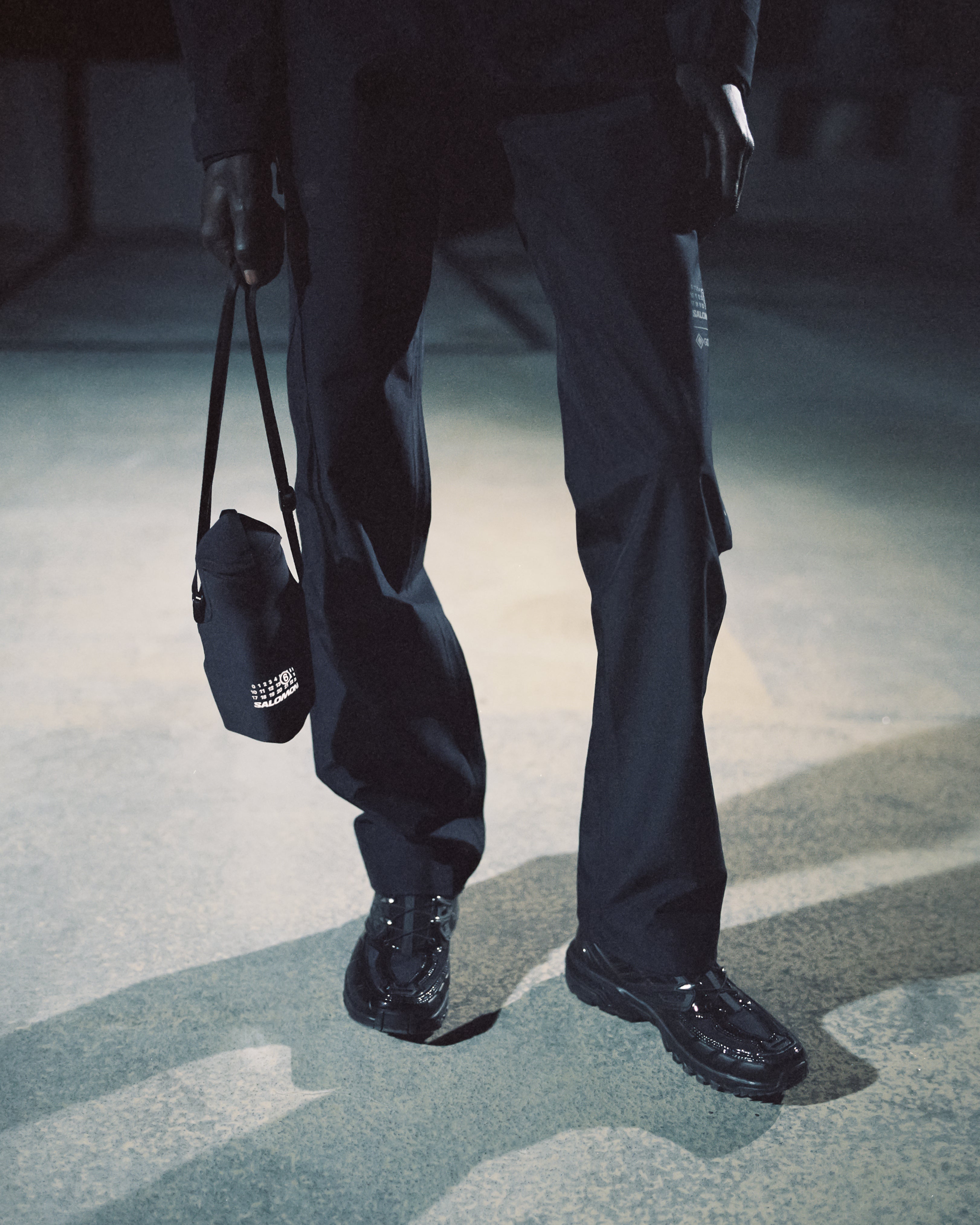 SALOMON BOTTLE HOLDER MM6 MAISON MARGIELA – サロモン公式オンライン