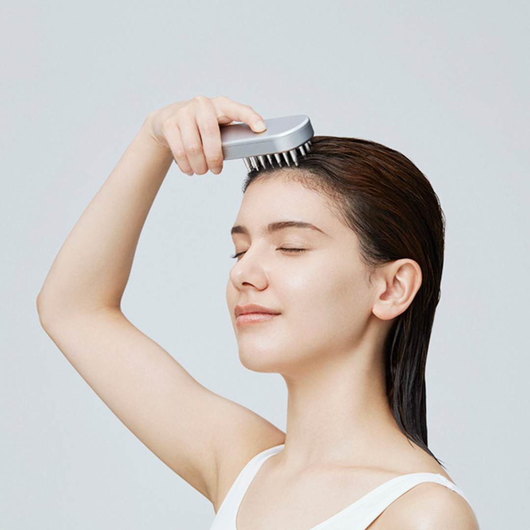 EMS美顔器の2つの効果とは？デメリットや使い方を解説 | SALONIA