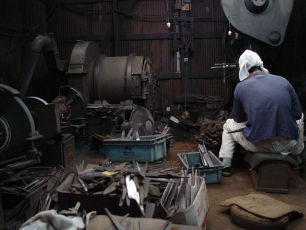 鍛冶の作業風景 伝統工芸士・田中義一さん