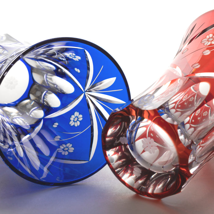 M-42-R 菱桜文様 天開ぐい吞 アカ – 硝子工房 彩鳳