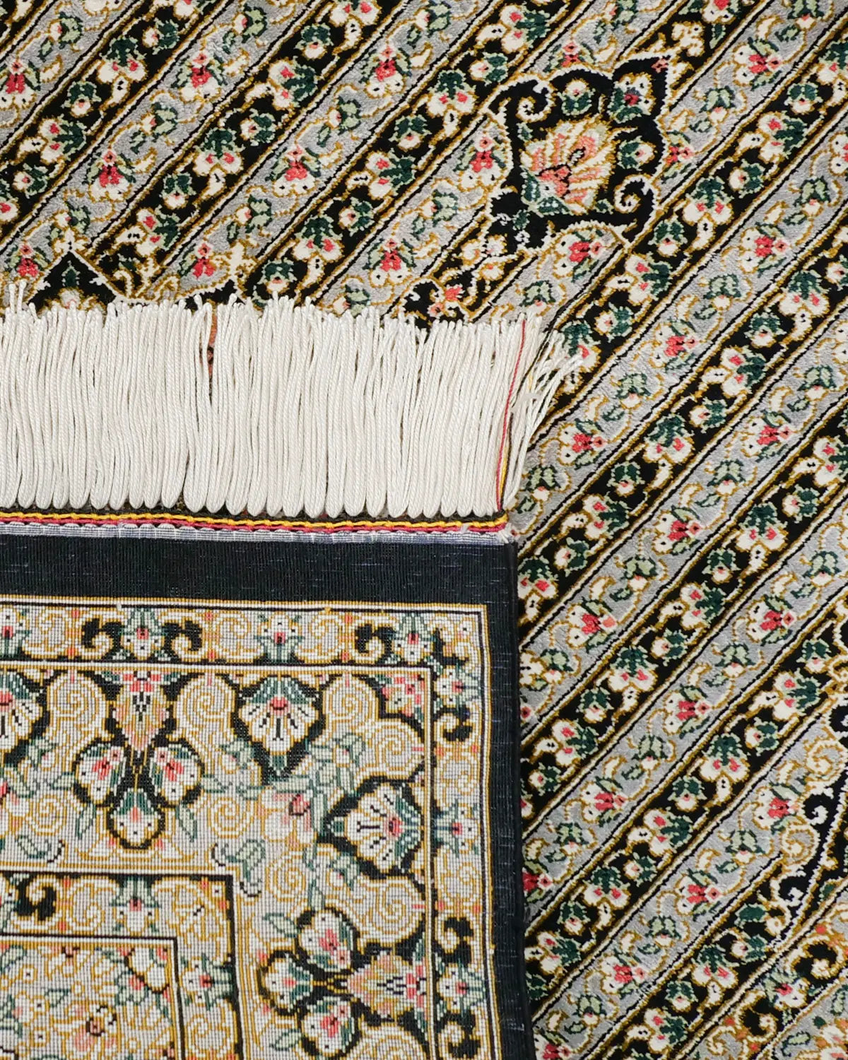 ペルシャ絨毯 クム産 ムサヴィ工房 シルク 約60cm x 95cm｜SATHI RUGS