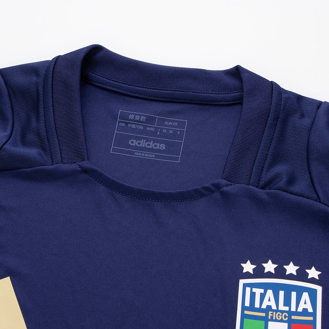 adidas イタリア代表 2024 トレーニングジャージー(ネイビー) GZK89