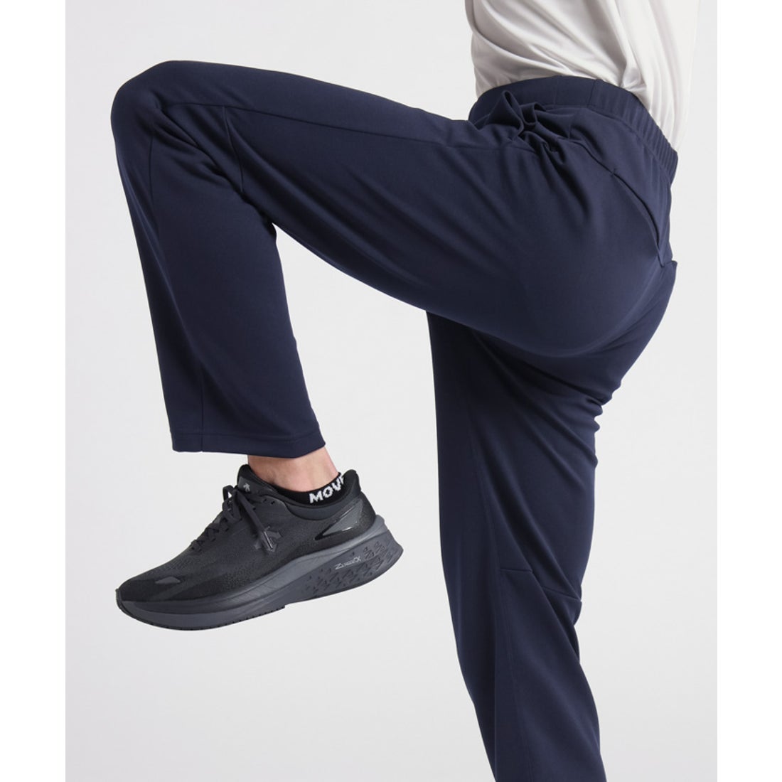 ムーブスポーツ MoveSport トレーニングパンツ -デサントストア