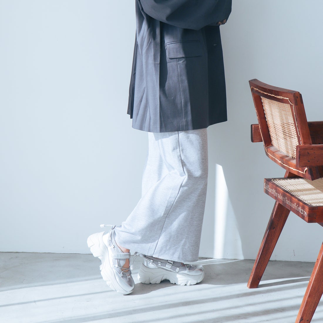 EVOL/イーボル】 【XS-LLサイズ展開】クロスデザイン厚底スニーカー