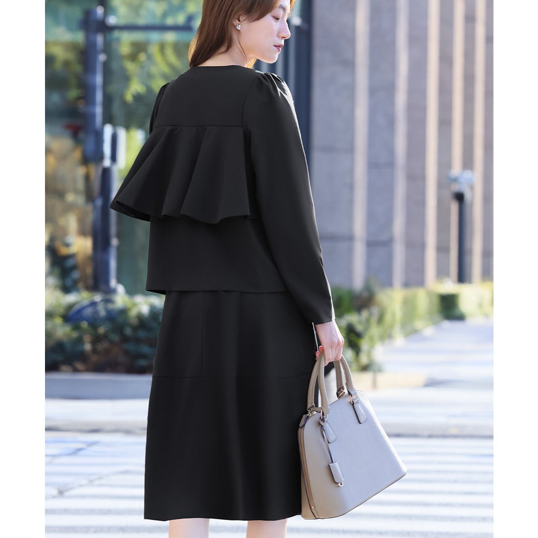 フロリア Flolia バックフリルノーカラージャケット コクーン