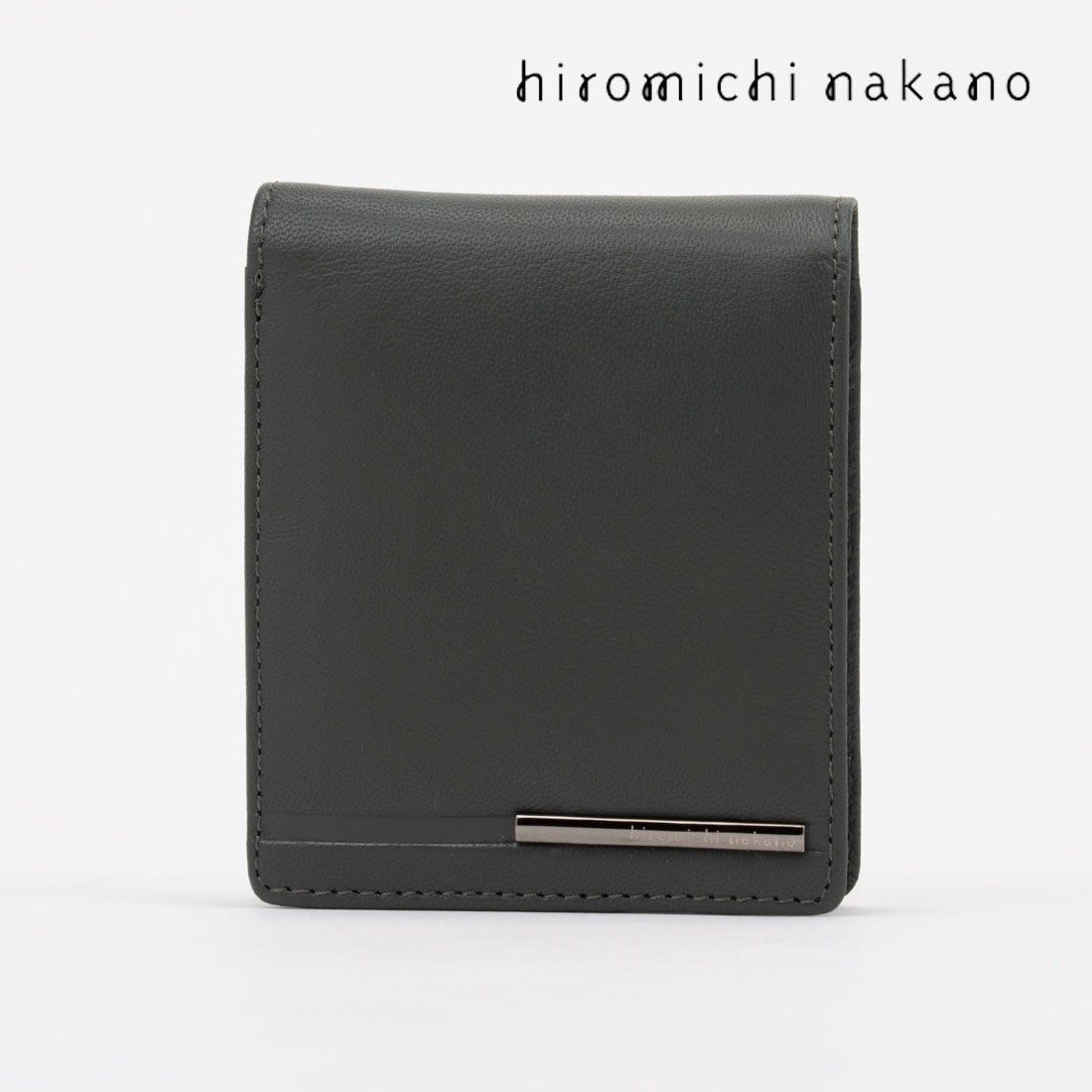 ヒロミチナカノ hiromichi nakano 山羊革 メタルプレート 二つ折り財布