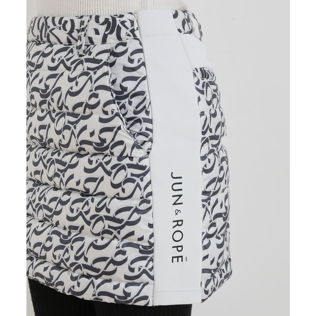 ジュンアンドロペ JUN & ROPE' 【撥水】【保温】モノグラム柄ダウン