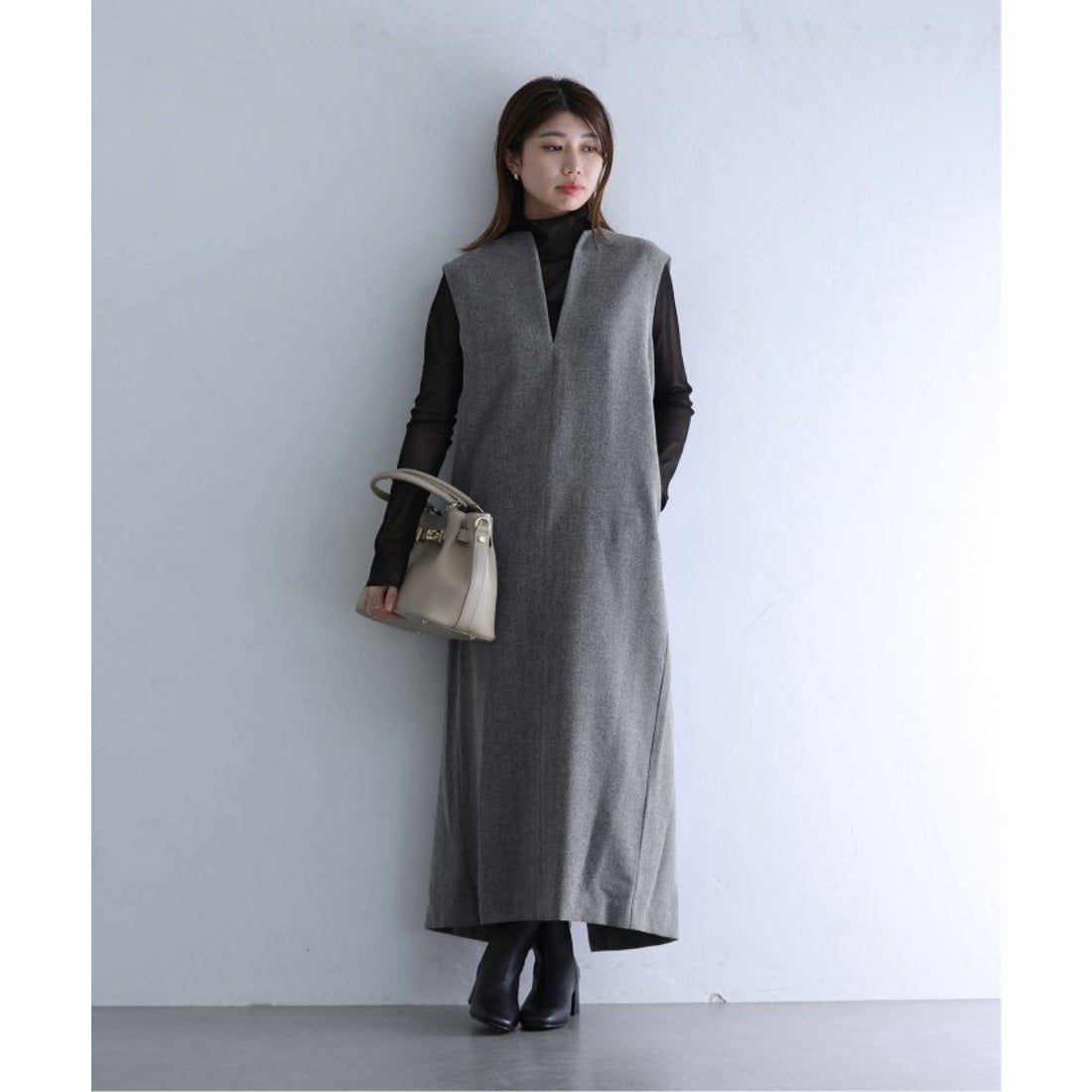 ラ トータリテ La Totalite キーネックワンピース （グレー