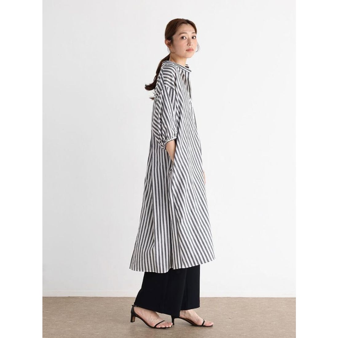 クローブ CLOVE バックボタンストライプワンピース （シロクロ