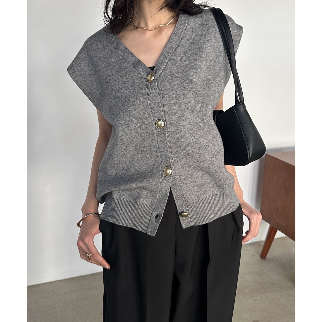ラナン RANAN MT洗える！ゴールド調ボタンニットベスト （グレー） -靴