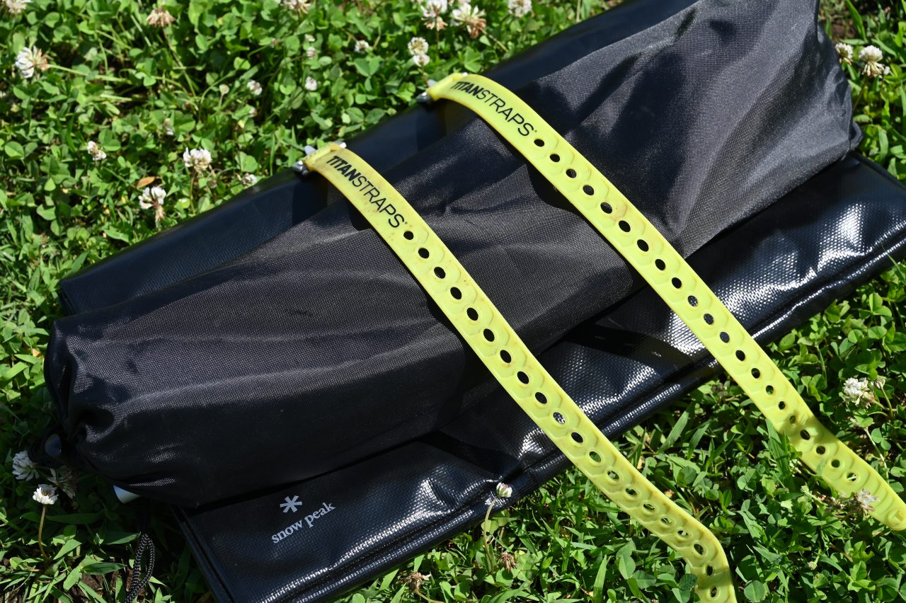 巾着を締めて動物対策できるゴミ箱「Snow Peak ガビングスタンド」