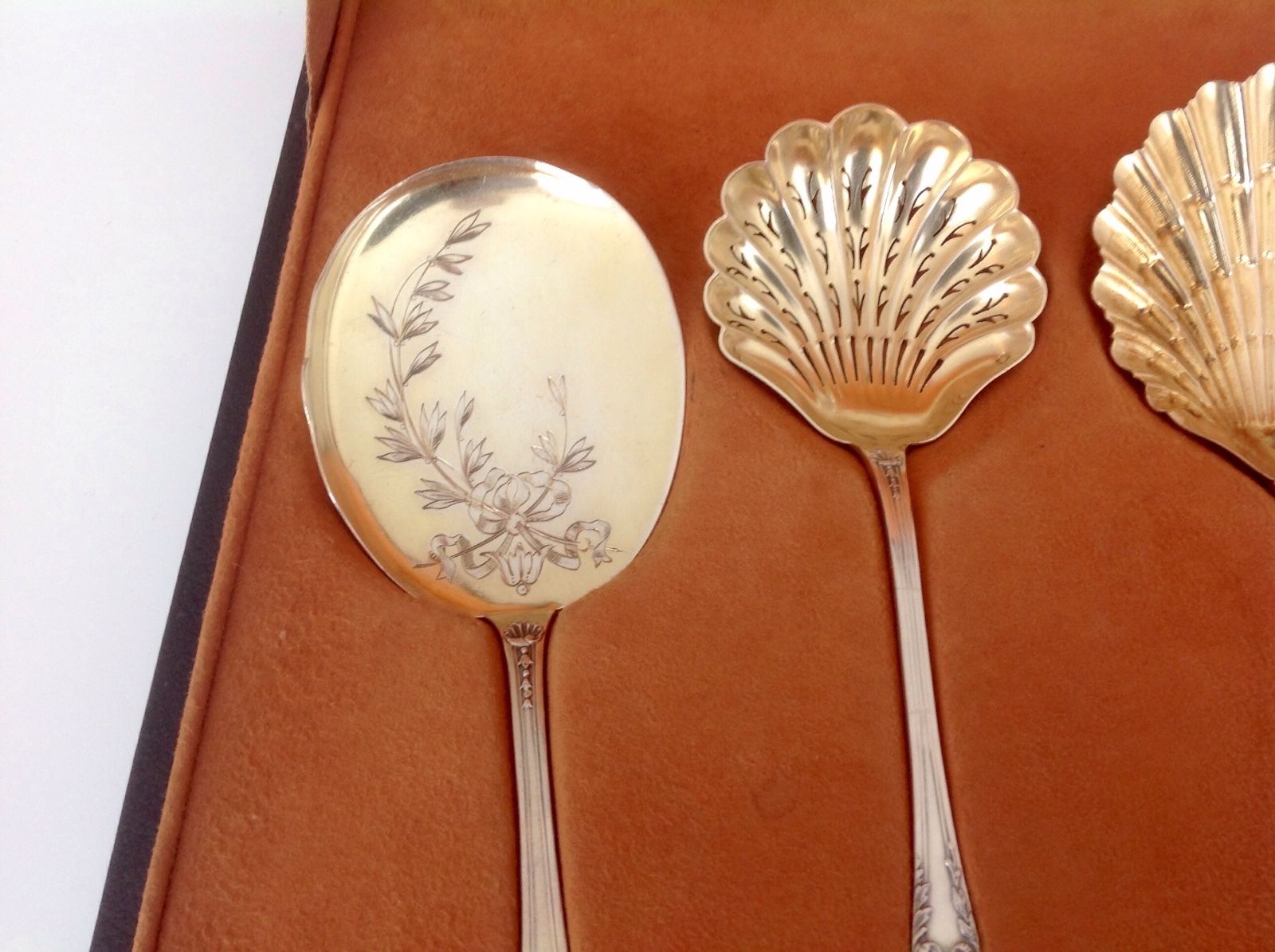 フランスのピュイフォルカ（PUIFORCAT）シルバーカトラリーが放つ卓上