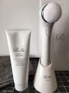 あのReFaから、毛穴汚れもすっきりオフする洗顔ブラシ『リファクリア
