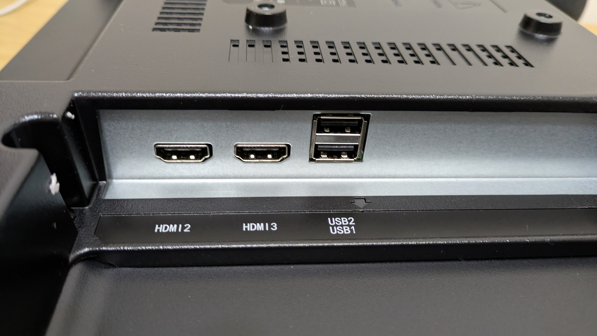 山善の24インチチューナーレステレビ「QRH-24TL2K」を買ってみた。思っ