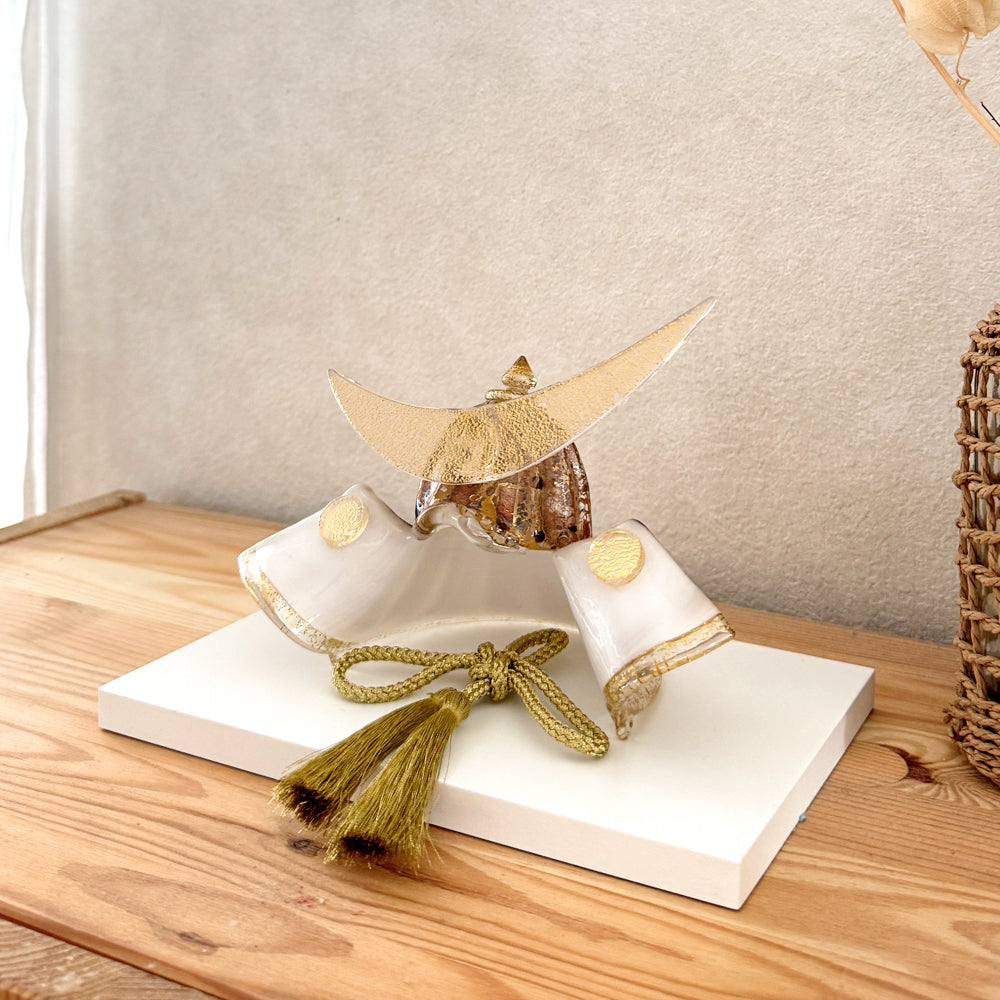 五月人形・兜飾り Glass studio MIGAKI ヴェネチアングラスの節句兜 光