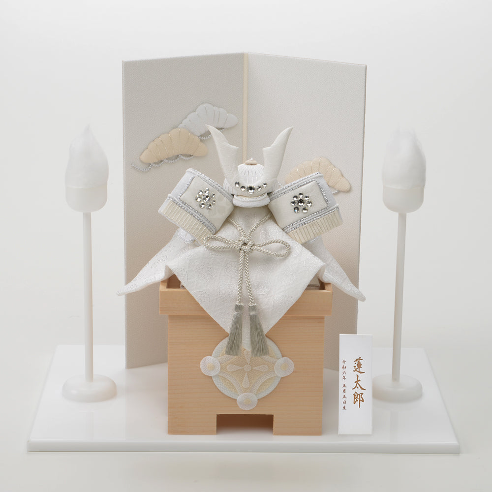 五月人形・兜飾り HAKI（ハキ） 燿 -hikaru- コンパクト兜 白粋｜出産
