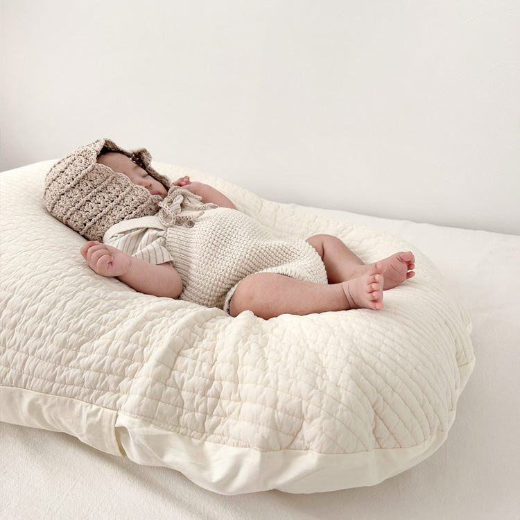 Essian（エシアン） | はき戻し防止 キルトクッション｜出産祝い