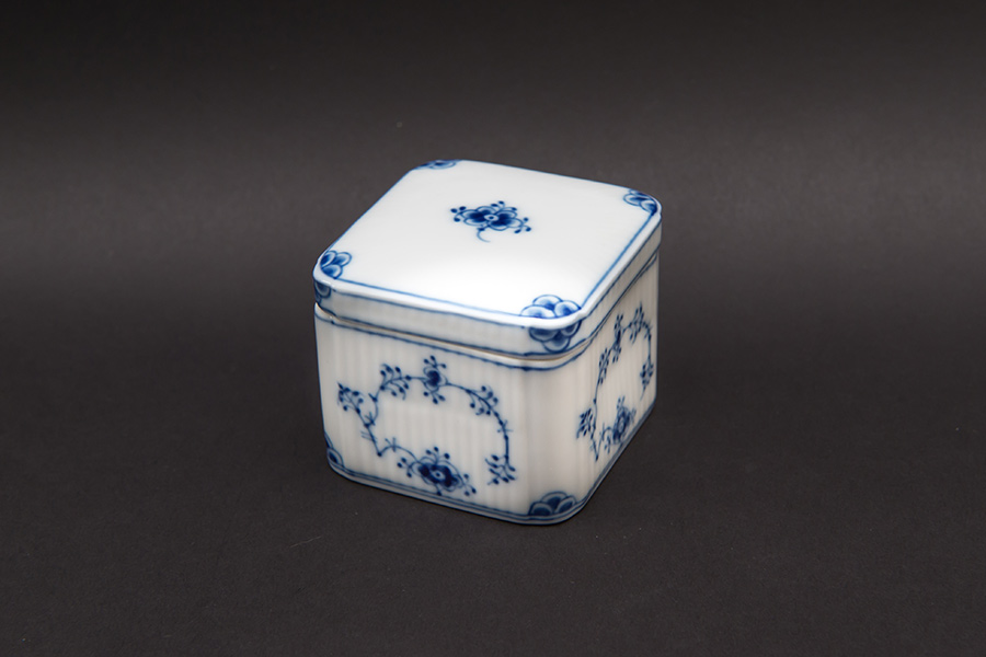 最終値下げ‼️超レア❗️ロイヤルコペンハーゲンのソース入れ 【公式通販】