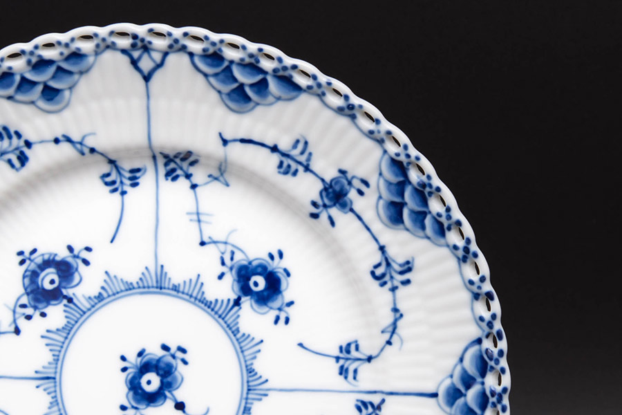 ロイヤル・コペンハーゲン ブルーフルーテッドフルレース 17cmプレート