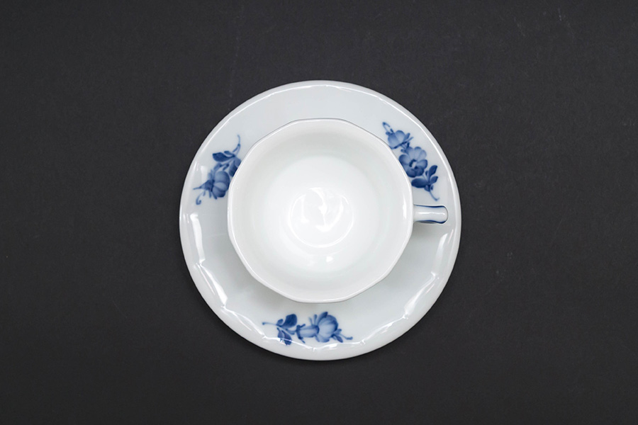 ロイヤル・コペンハーゲン ブルーフラワーアンギュラー コーヒーカップ