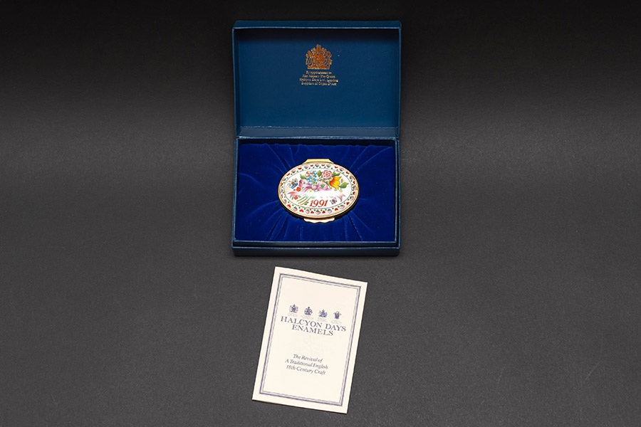 ハルシオン・デイズ エナメルボックス 『A Year to Remember』（1991年