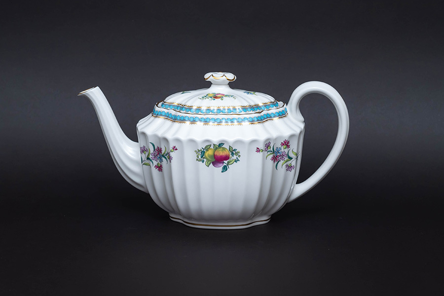 スポード トラップネルスプレイズ ティーポットを買い取りました