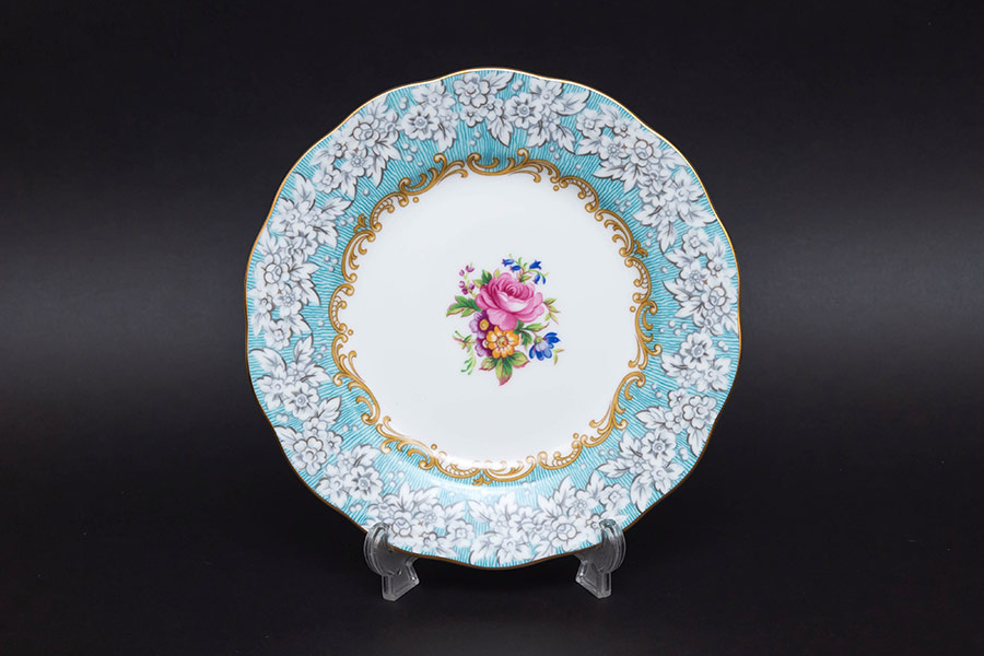 ロイヤル・アルバート エンチャントメント 18cmプレートを買い取りまし