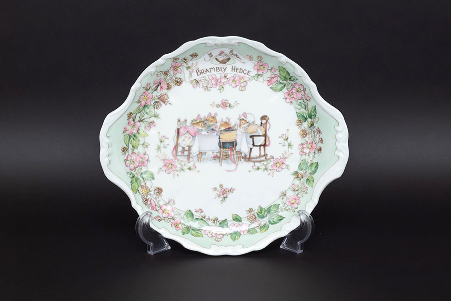 ロイヤル・ドルトン ブランブリーヘッジ ティーサービス ブレッド