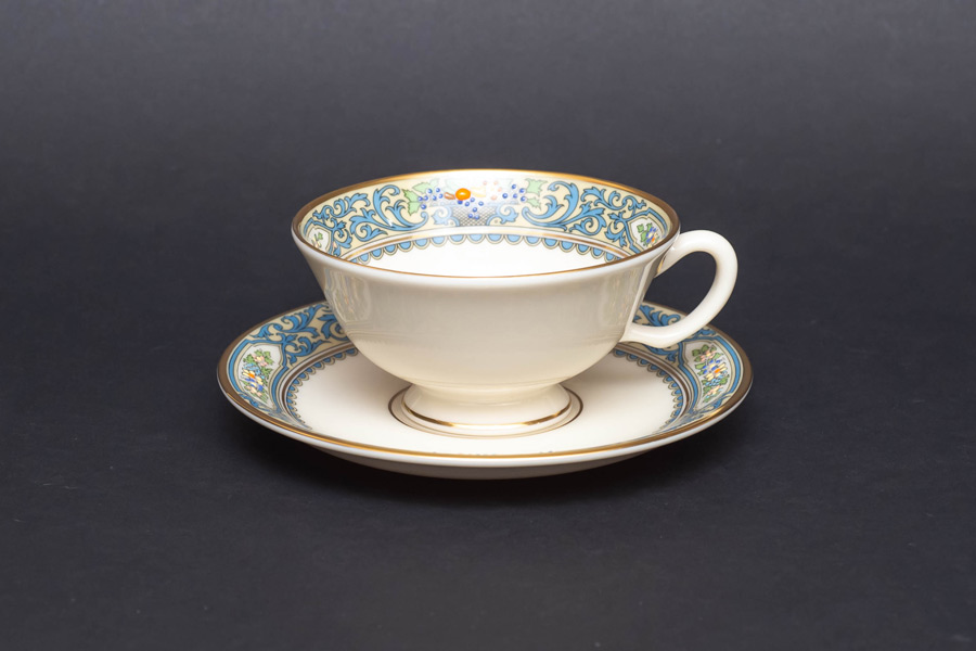 レノックス オータム ティーカップ＆ソーサーを買い取りました