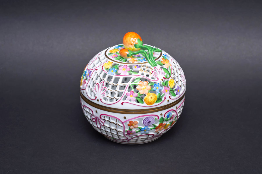 ヘレンド ファンタジー 透かしボンボン入れ（ストロベリー）12.5cmを