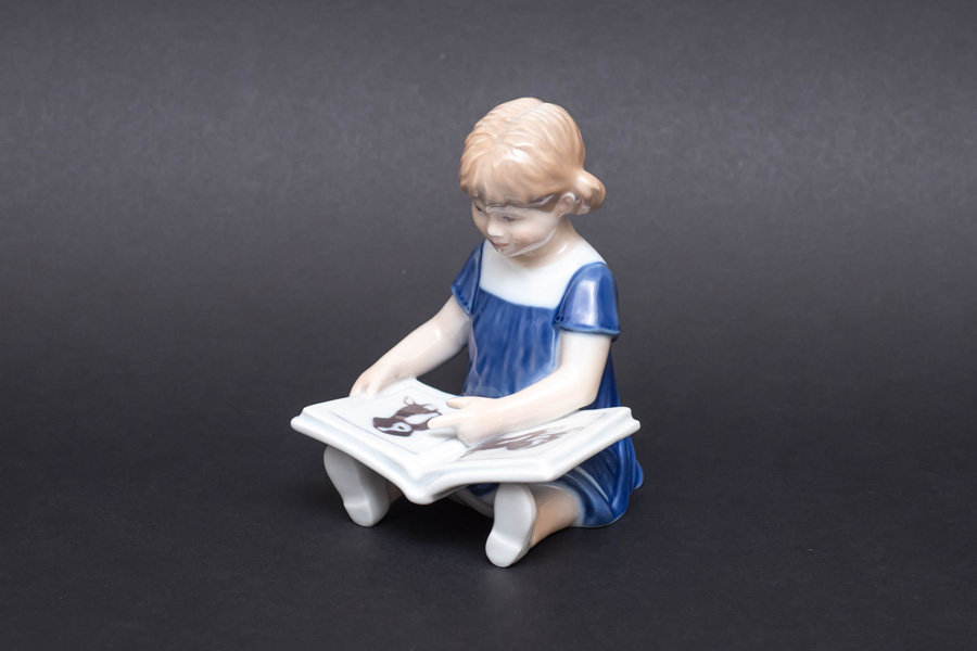 ロイヤル・コペンハーゲン フィギュリン 読書する少女（エルサ）を