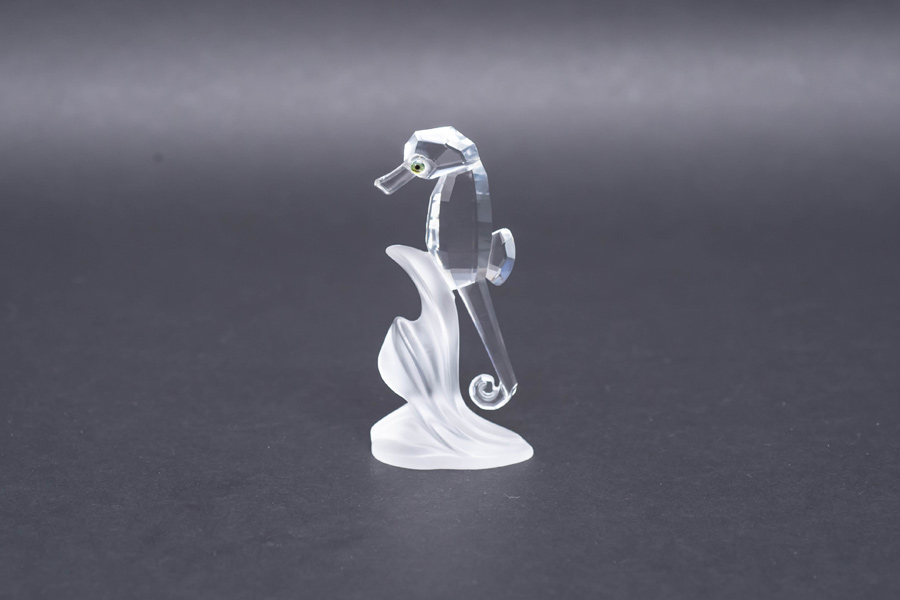 スワロフスキー タツノオトシゴを買い取りました｜ブランド食器買取の