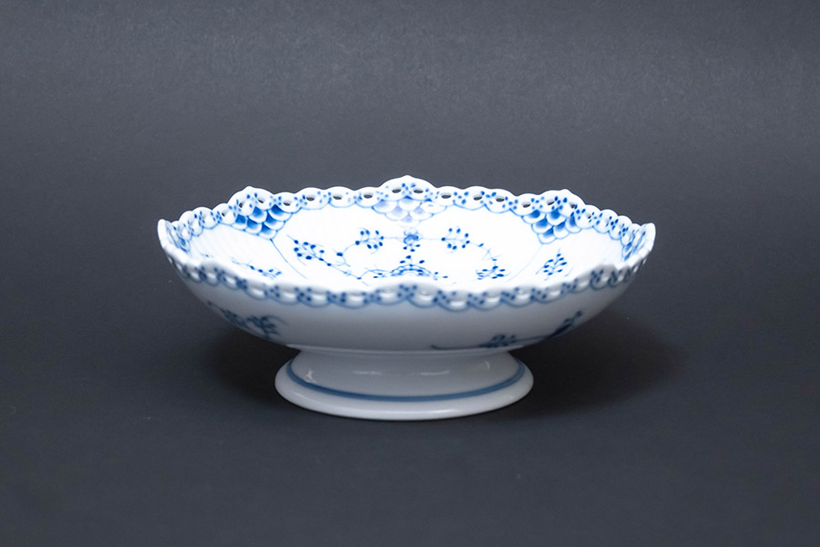 ロイヤル・コペンハーゲン ブルーフルーテッドフルレース 足つきケーキ