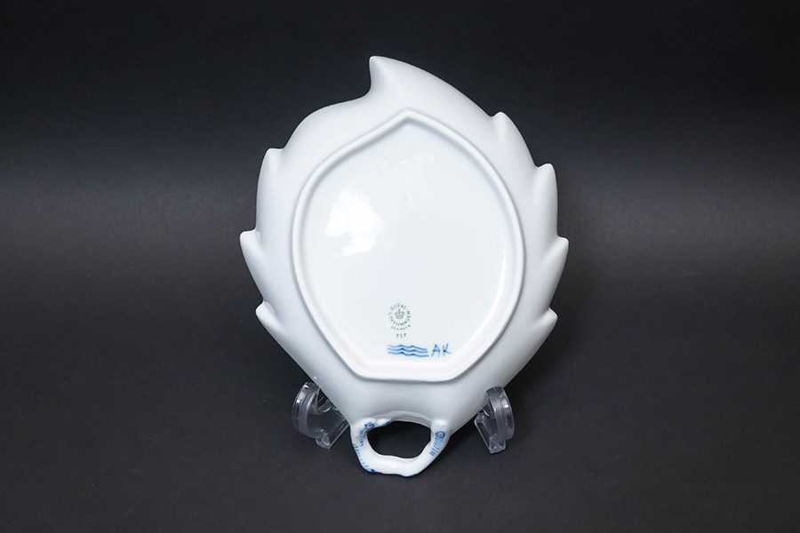 ロイヤル・コペンハーゲン ブルーフルーテッドプレイン リーフ