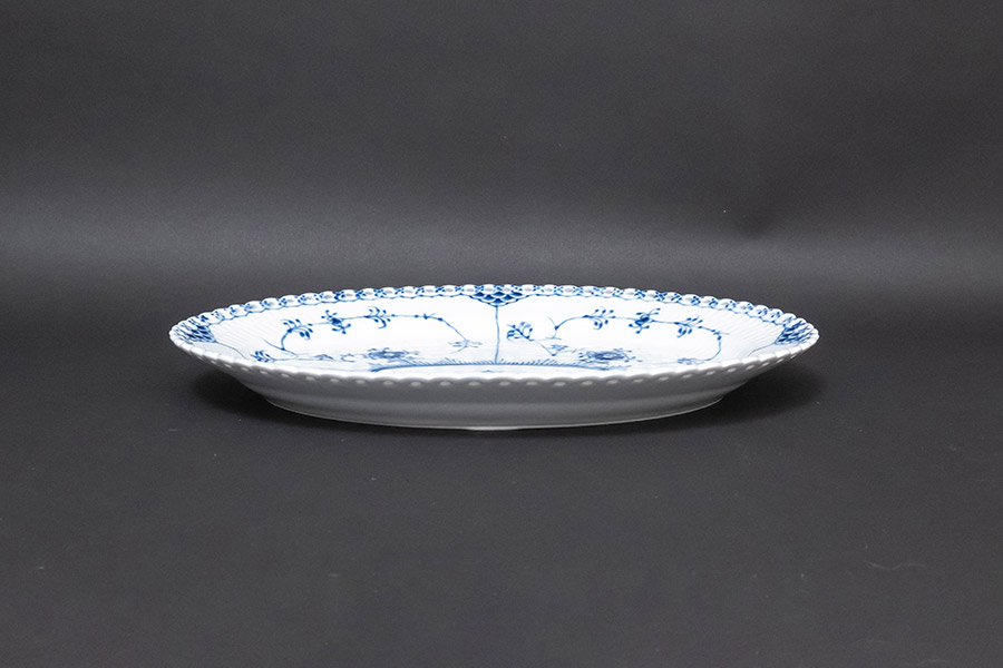 ロイヤル・コペンハーゲン ブルーフルーテッドフルレース 30cmオーバル