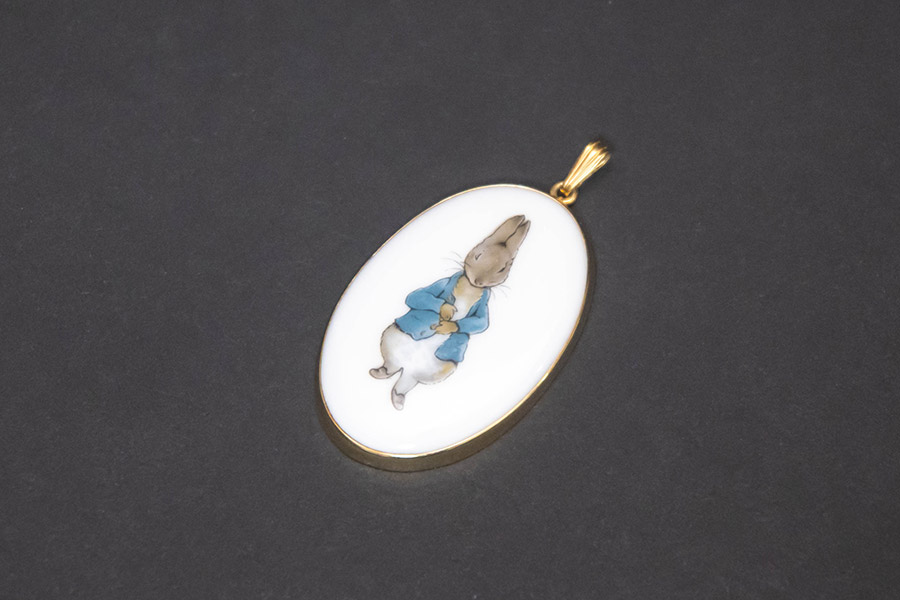 ウェッジウッド ピーターラビット ペンダントトップを買い取りました