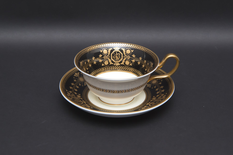 ウェッジウッド アストバリー ブラック ティーカップ＆ソーサーを