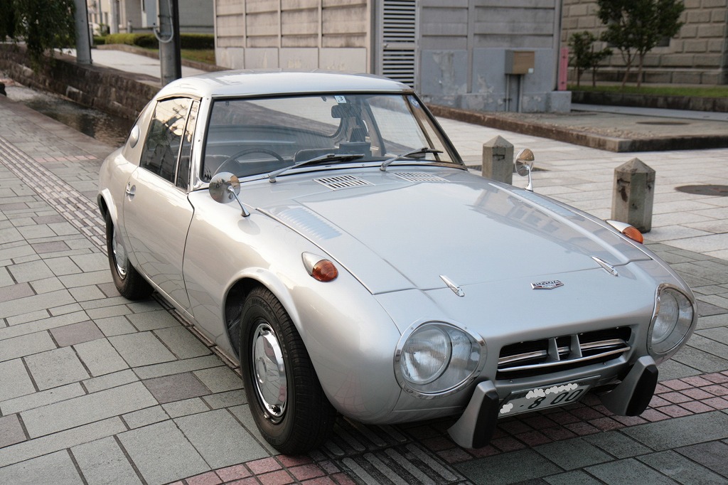 個人売買 走りと経済性を両立させたトヨタ・スポーツ800 昭和43年