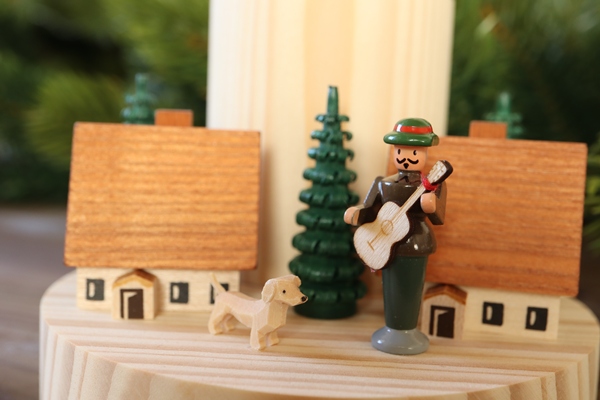 キャンドルスタンド歌うおじさん – ドイツ・ザイフェンの木のおもちゃ