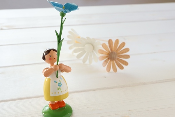 白うさぎファミリー – ドイツ・ザイフェンの木のおもちゃ seiffen