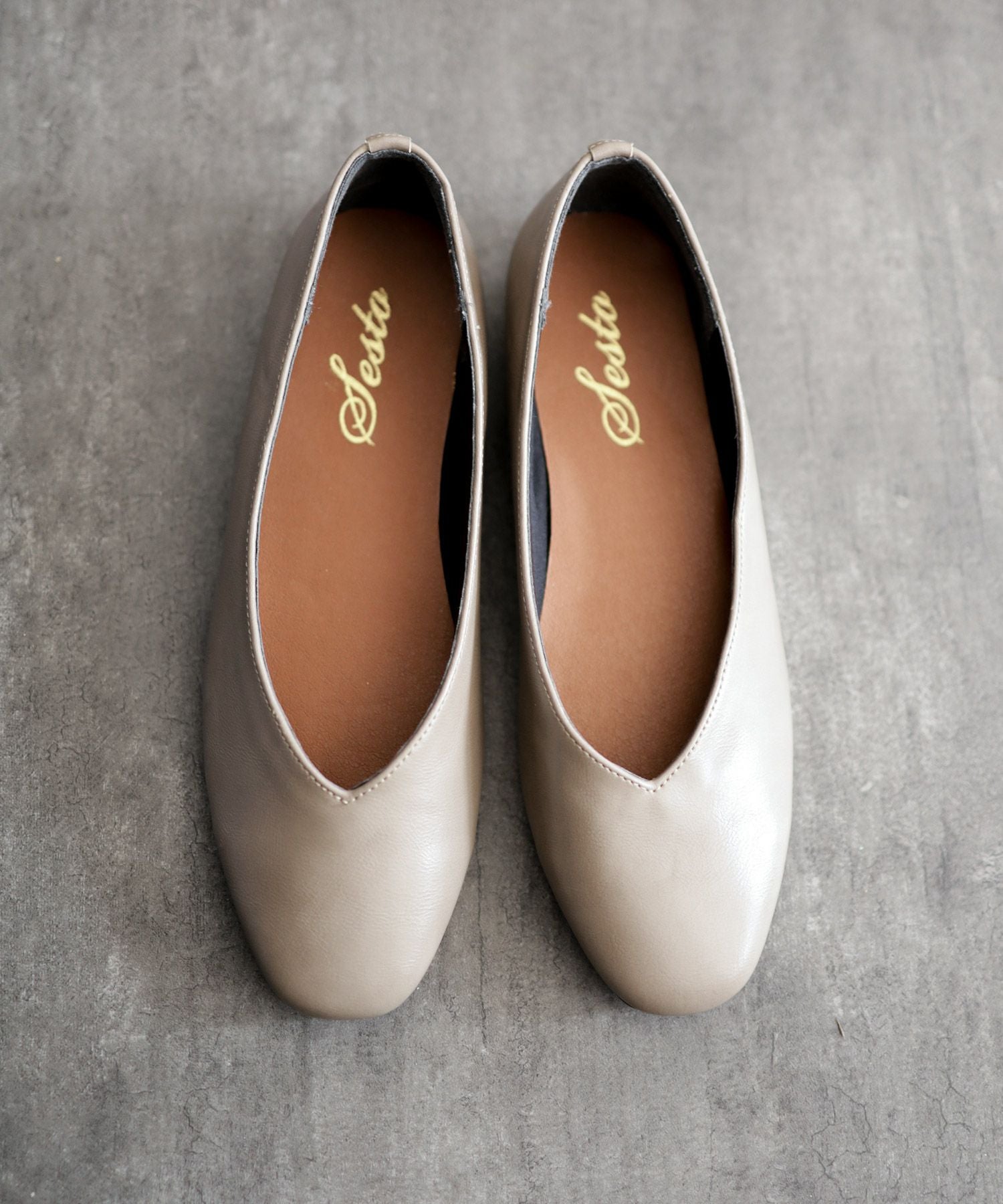 スクエアトゥフラットシューズVカットバブーシュパンプス | SESTO