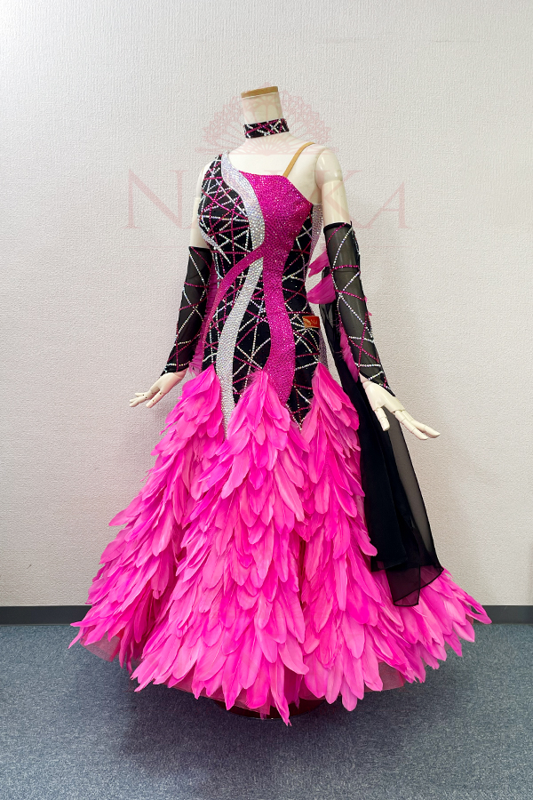 スタンダードドレス、モダン衣装 | NANAKA