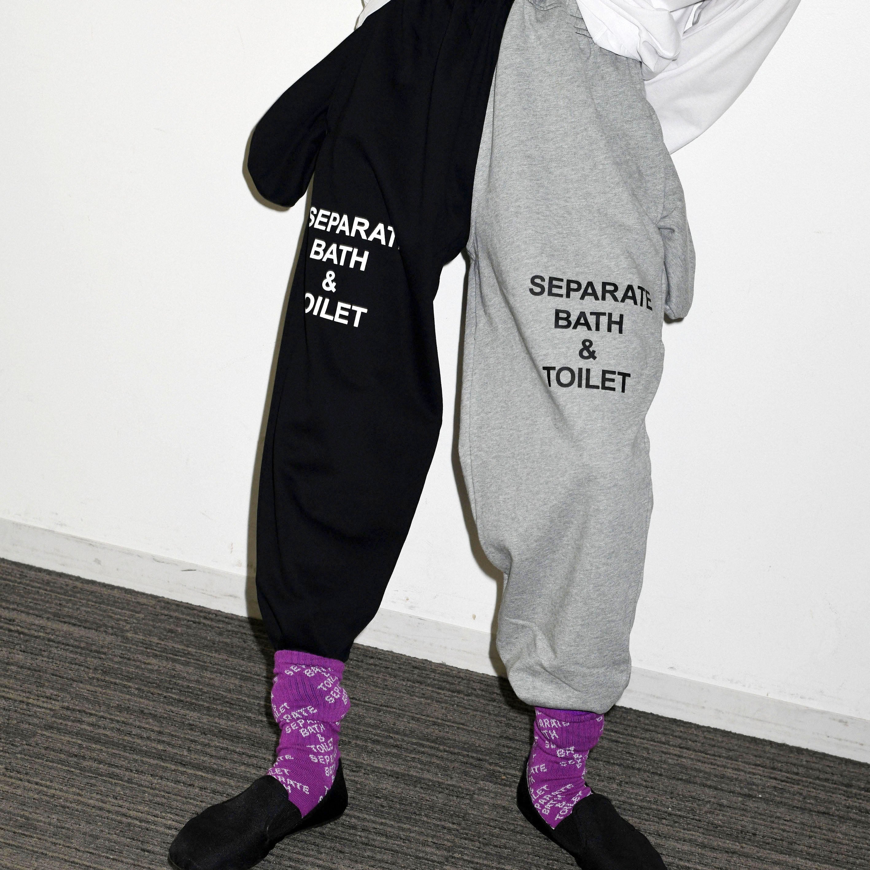 SEPARATE BATH & TOILET