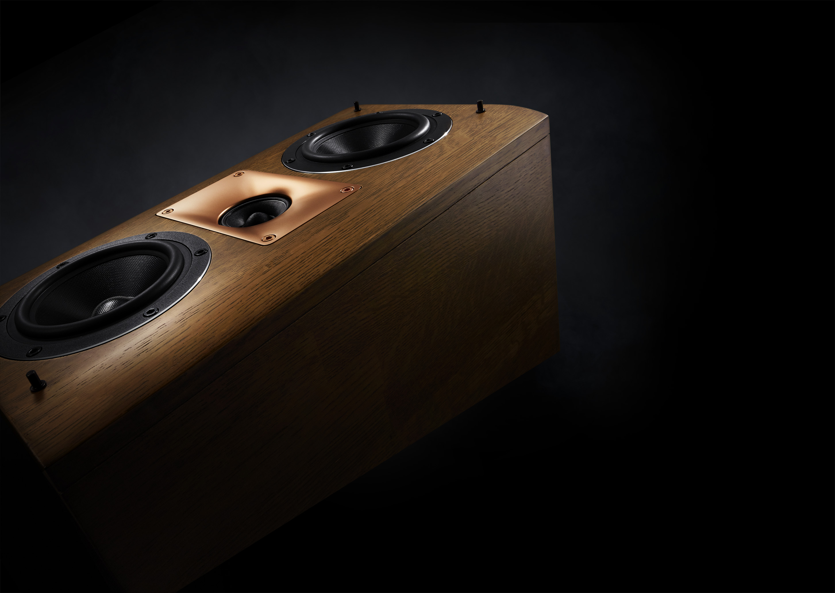 ピュアモルトスピーカー｜ウィスキーの熟成樽材を使った奇跡の